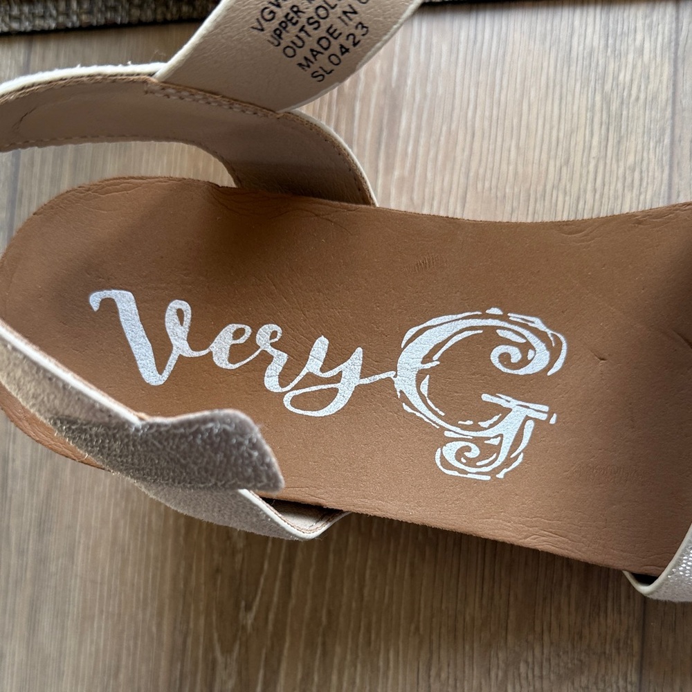 Women’s wedge sandals. Size 9 - Picture 4 of 6